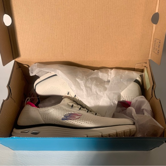 New SKECHERS Women’s Relaxed Fit Air-Cooled MEMORY FOAM Size 9 - Picture 13 of 16